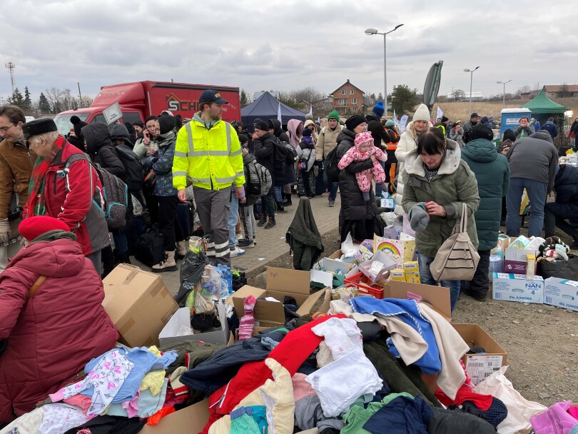 Donatus de Schaumbourg-Lippe à la frontière entre l'Ukraine et la Pologne avec l'association Interhelp